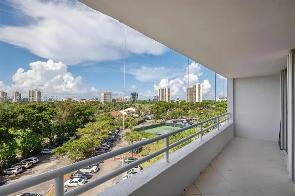 20355 NE 34th Ct #724 Aventura, FL 33180