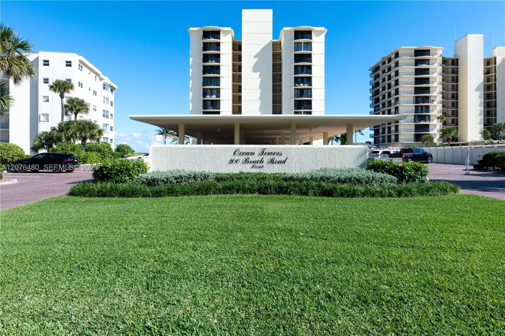 200 Beach Rd #701 Tequesta, FL 33469