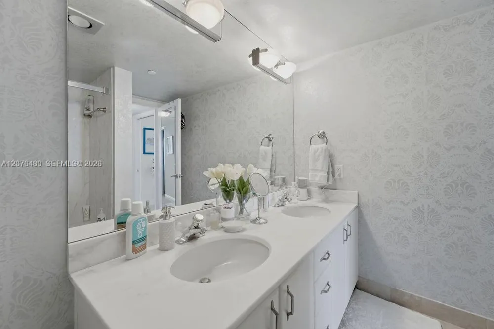 200 Beach Rd #701 Tequesta, FL 33469