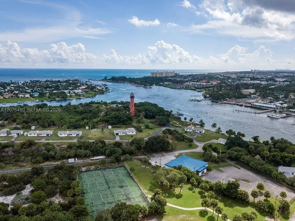 200 Beach Rd #701 Tequesta, FL 33469