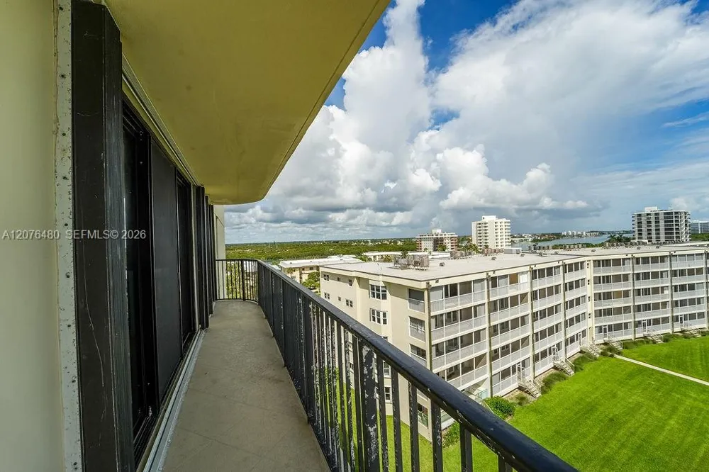 200 Beach Rd #701 Tequesta, FL 33469