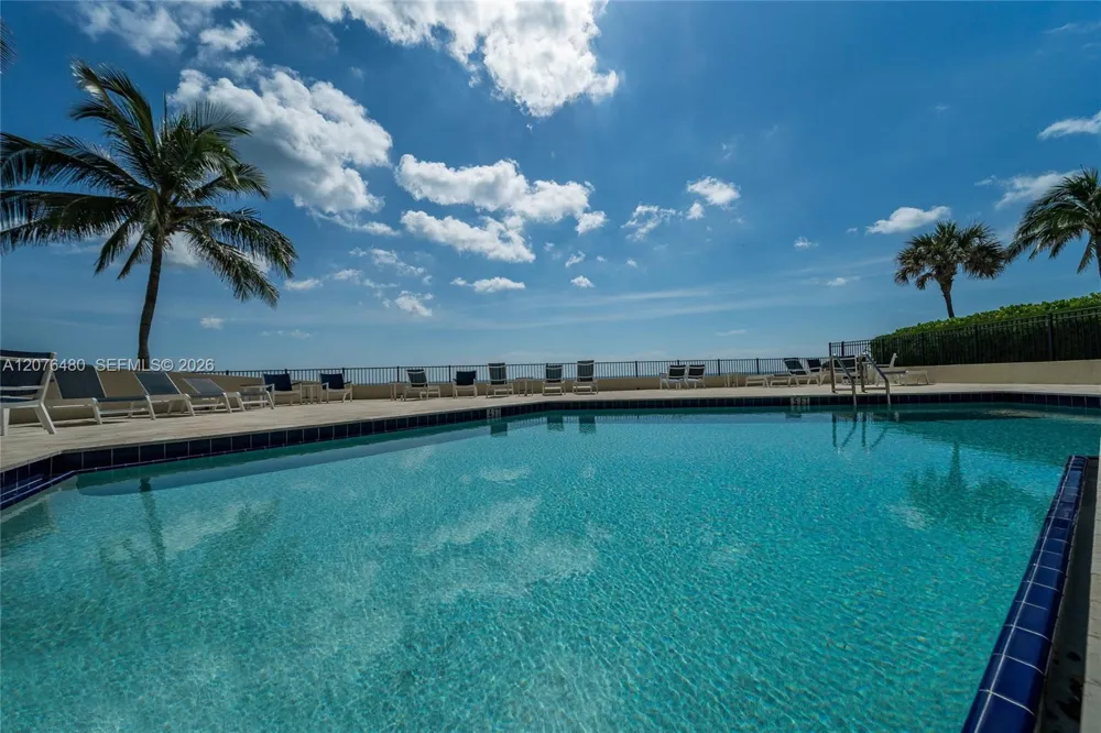 200 Beach Rd #701 Tequesta, FL 33469