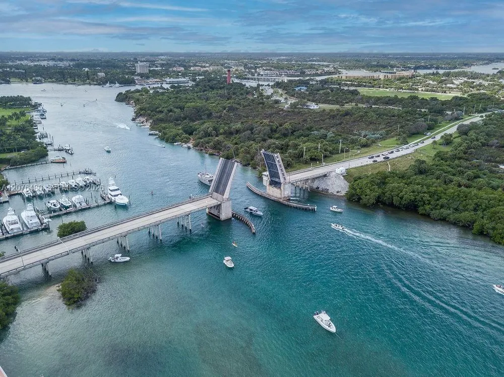 200 Beach Rd #701 Tequesta, FL 33469