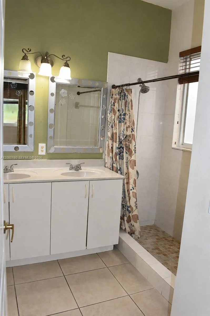 3745 NE 23rd Ct Homestead, FL 33033