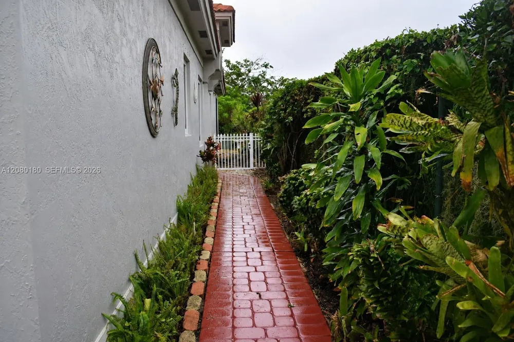 3745 NE 23rd Ct Homestead, FL 33033