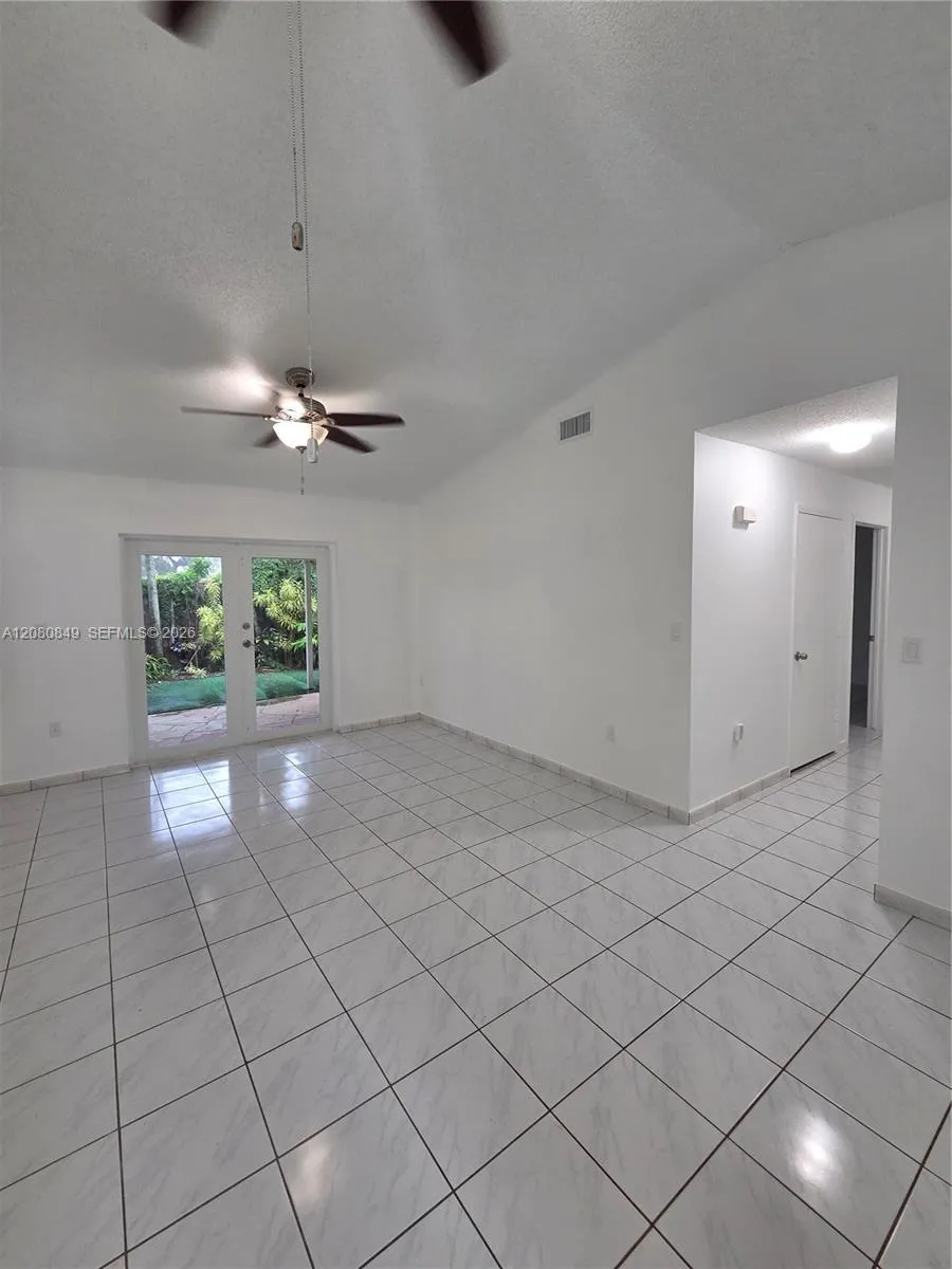 306 NW 114th Ave #3-101 Sweetwater, FL 33172