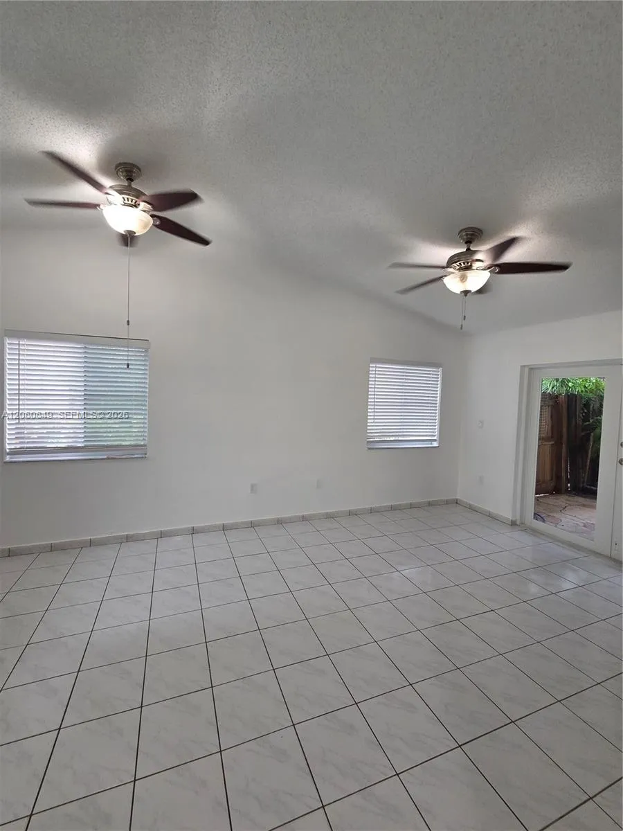 306 NW 114th Ave #3-101 Sweetwater, FL 33172