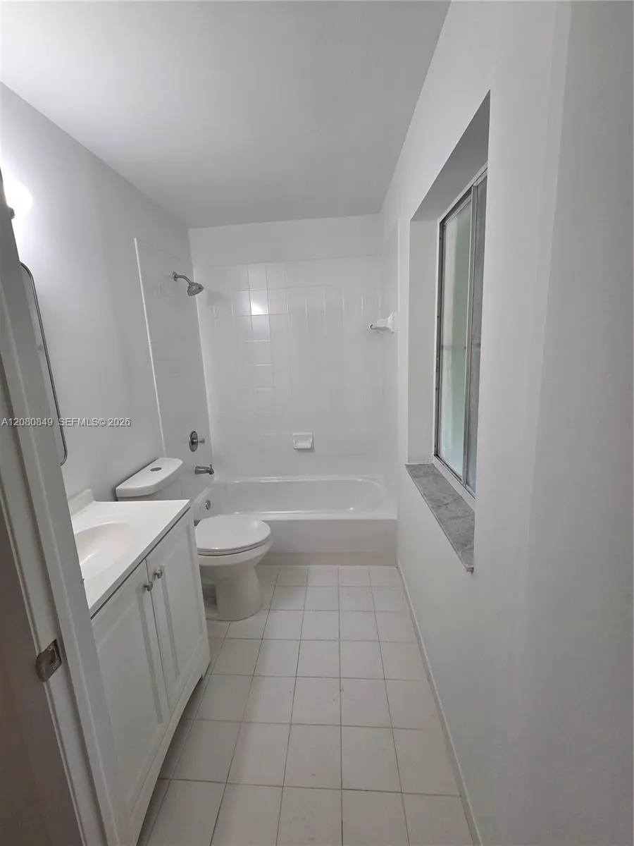 306 NW 114th Ave #3-101 Sweetwater, FL 33172