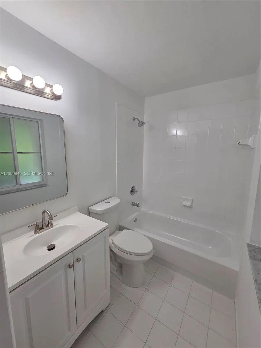 306 NW 114th Ave #3-101 Sweetwater, FL 33172
