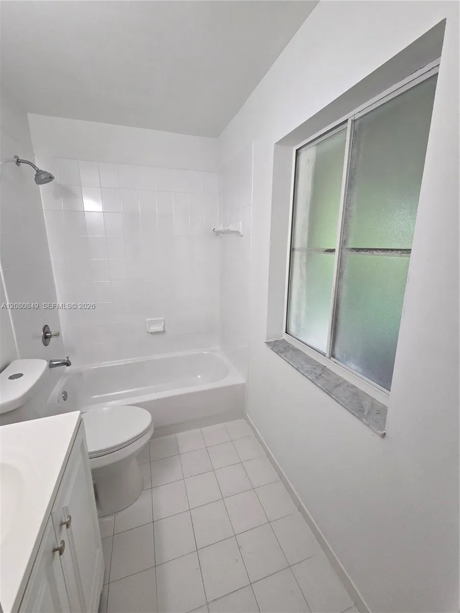 306 NW 114th Ave #3-101 Sweetwater, FL 33172