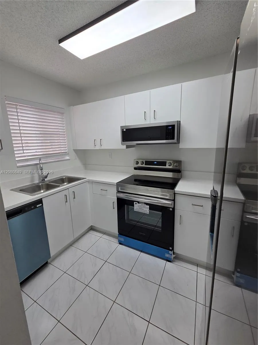 306 NW 114th Ave #3-101 Sweetwater, FL 33172