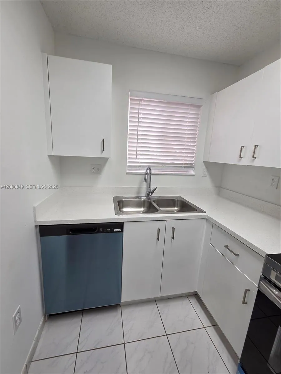 306 NW 114th Ave #3-101 Sweetwater, FL 33172