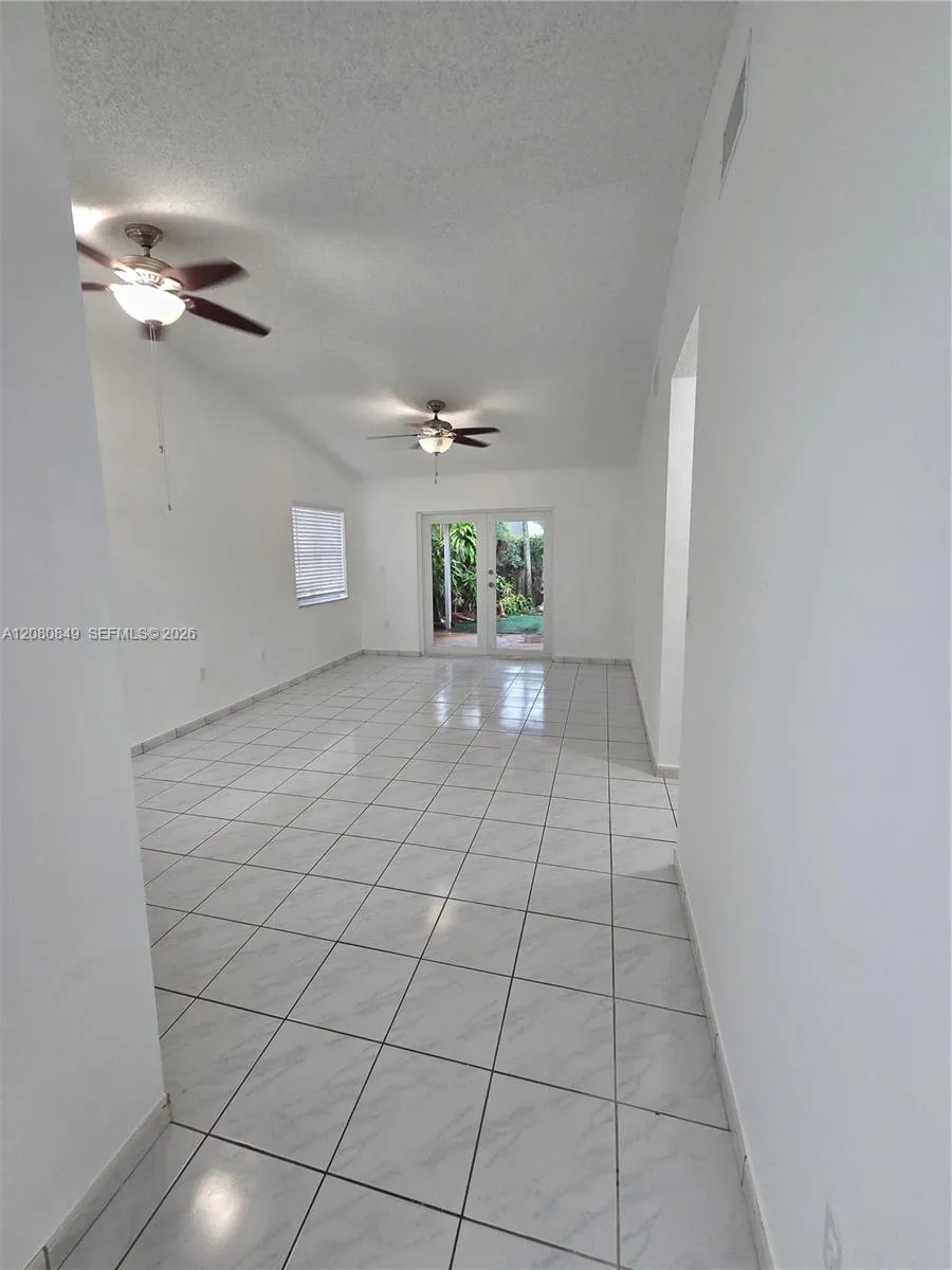 306 NW 114th Ave #3-101 Sweetwater, FL 33172