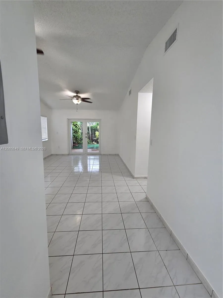 306 NW 114th Ave #3-101 Sweetwater, FL 33172