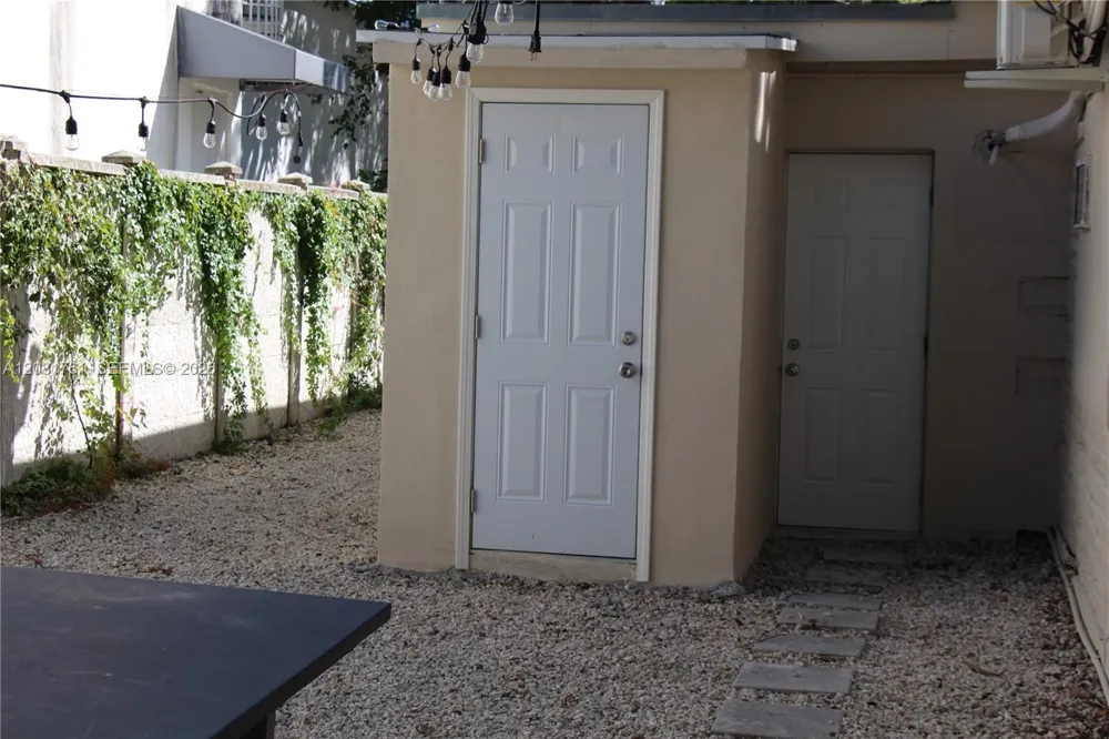 225 NW 59th St Miami, FL 33127