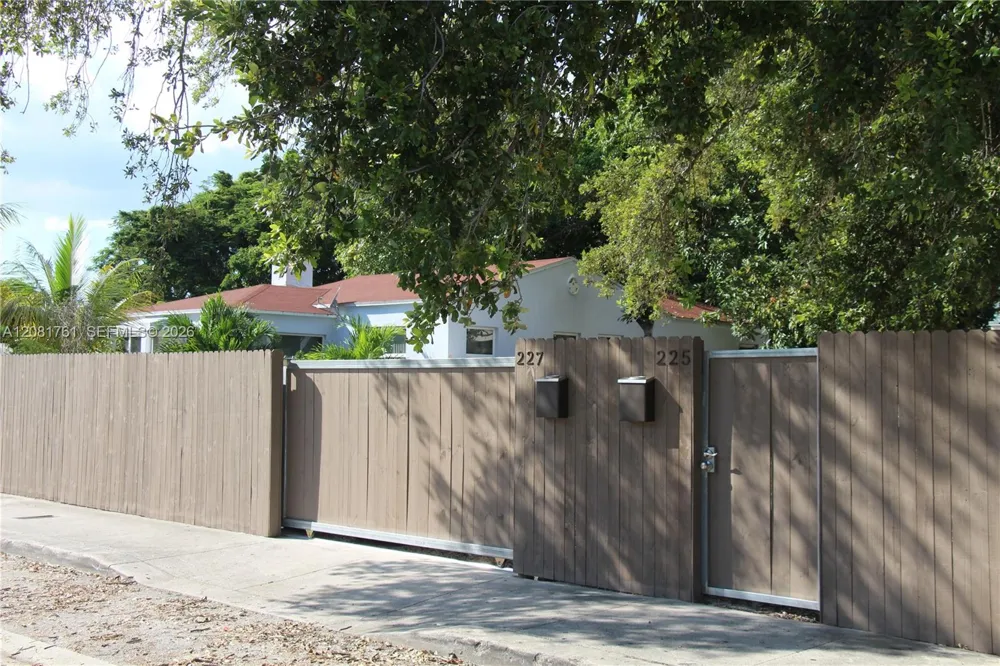 225 NW 59th St Miami, FL 33127
