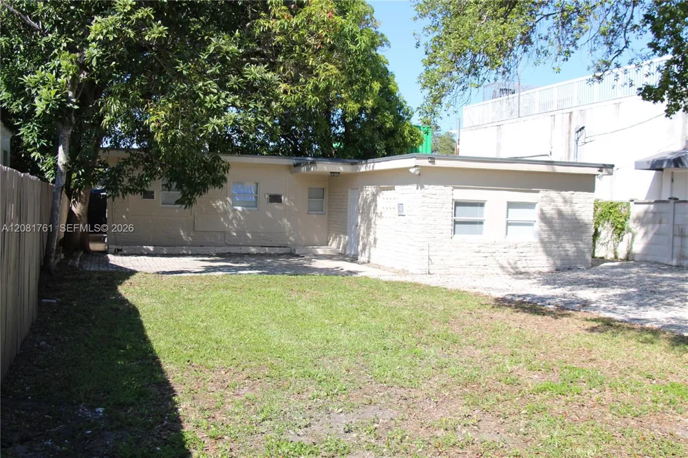 225 NW 59th St Miami, FL 33127