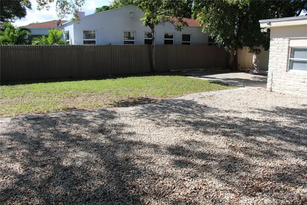 225 NW 59th St Miami, FL 33127