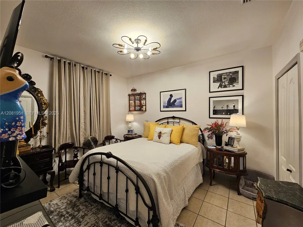 1661 SE 28th St #105 Homestead, FL 33035