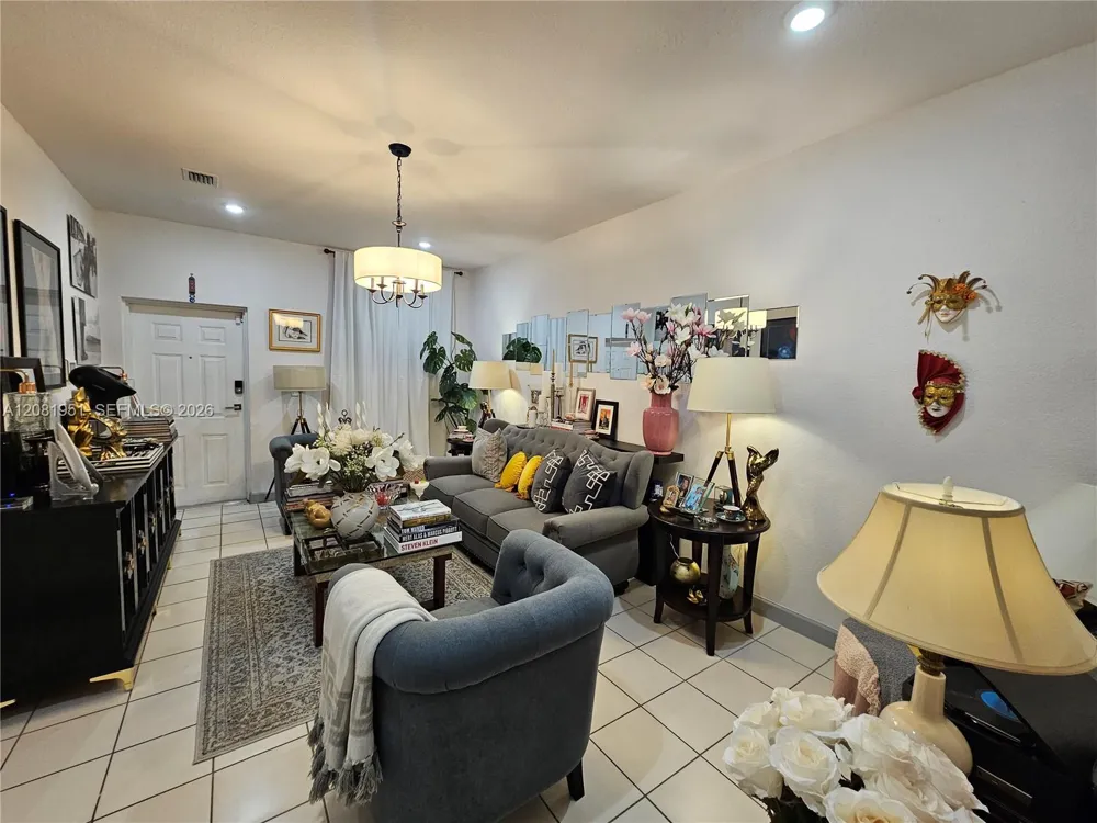 1661 SE 28th St #105 Homestead, FL 33035
