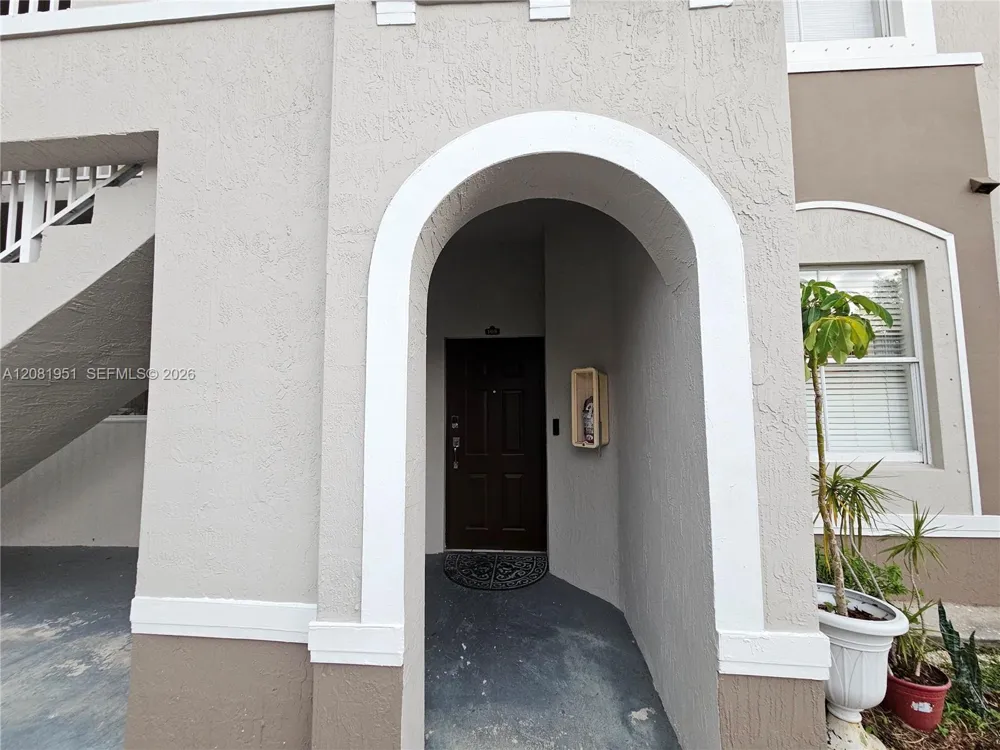 1661 SE 28th St #105 Homestead, FL 33035