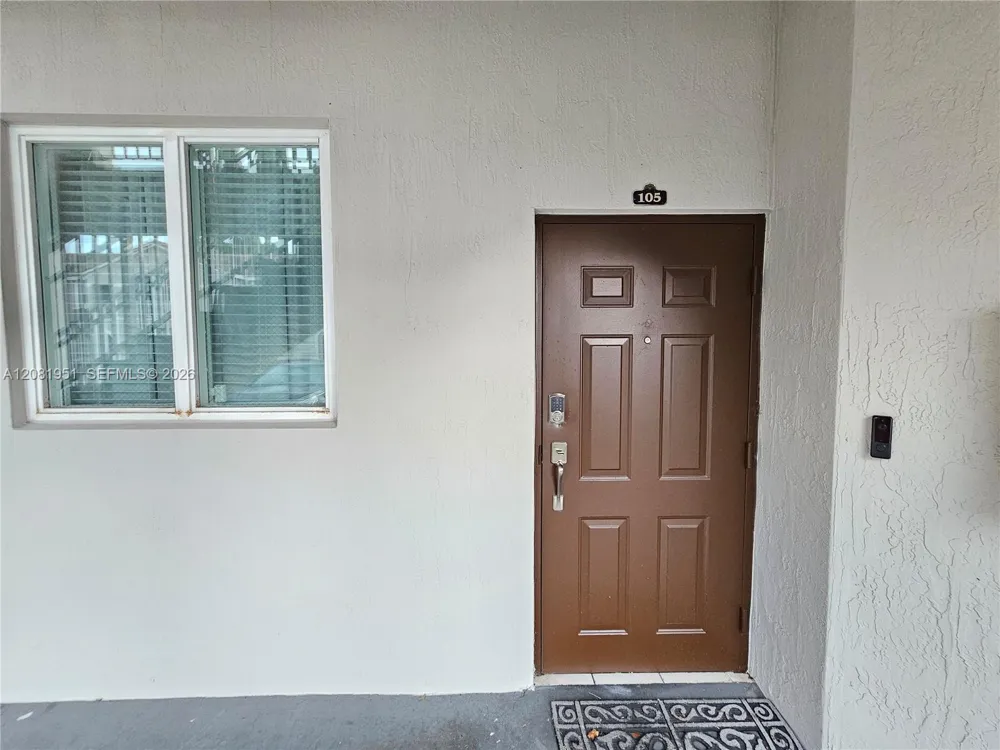 1661 SE 28th St #105 Homestead, FL 33035