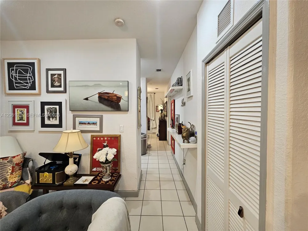 1661 SE 28th St #105 Homestead, FL 33035