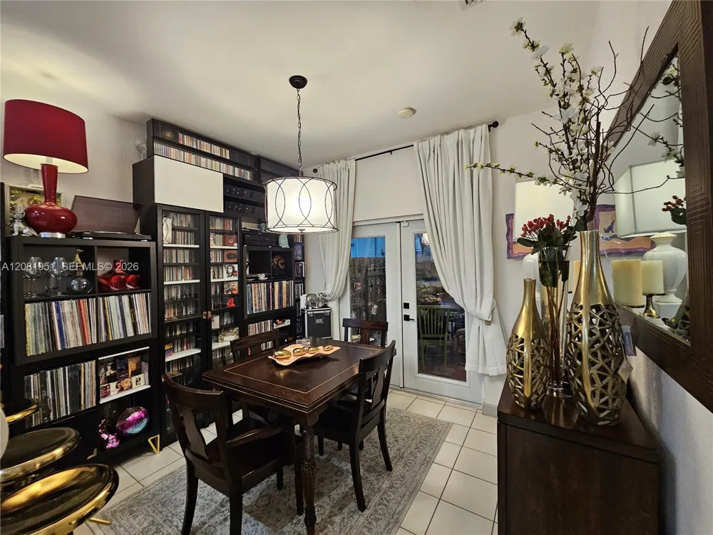1661 SE 28th St #105 Homestead, FL 33035