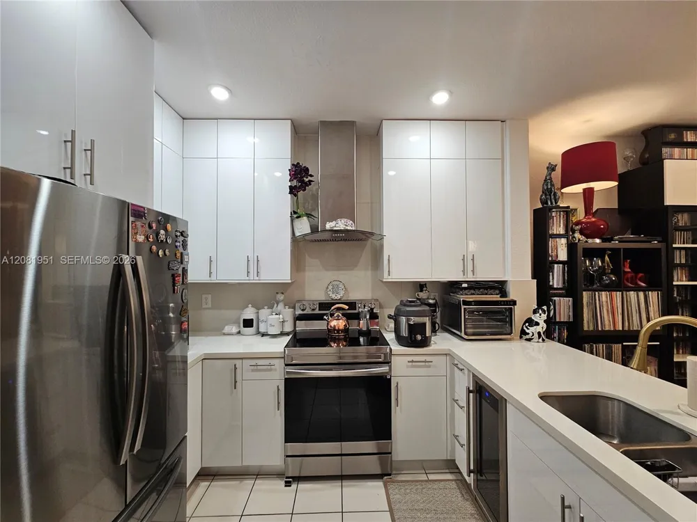 1661 SE 28th St #105 Homestead, FL 33035