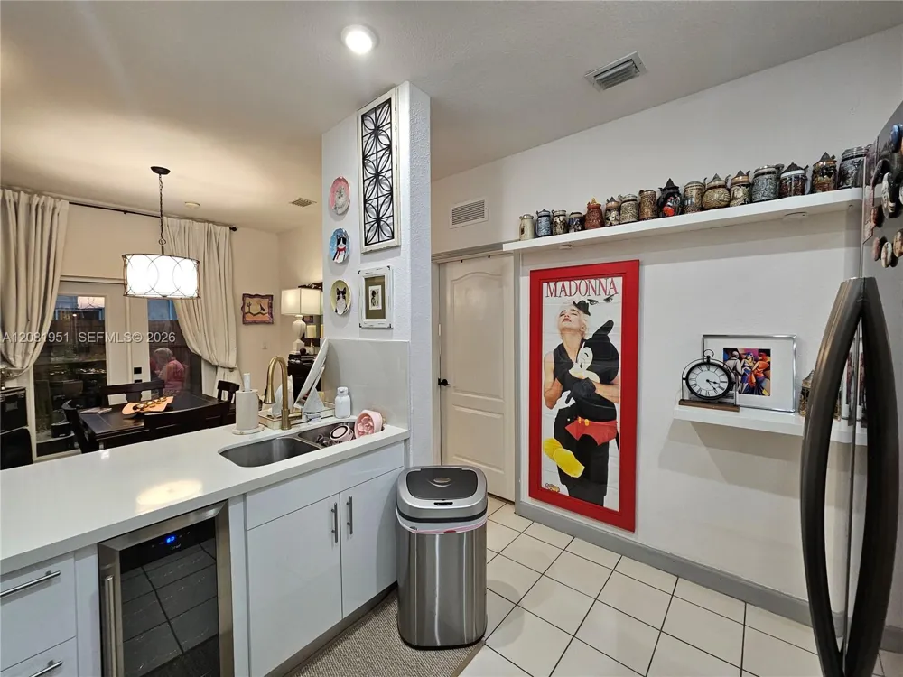 1661 SE 28th St #105 Homestead, FL 33035