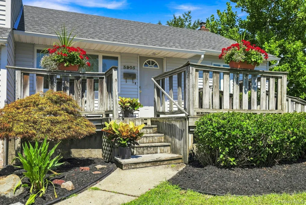 3905 Clove Court Seaford, NY 11783