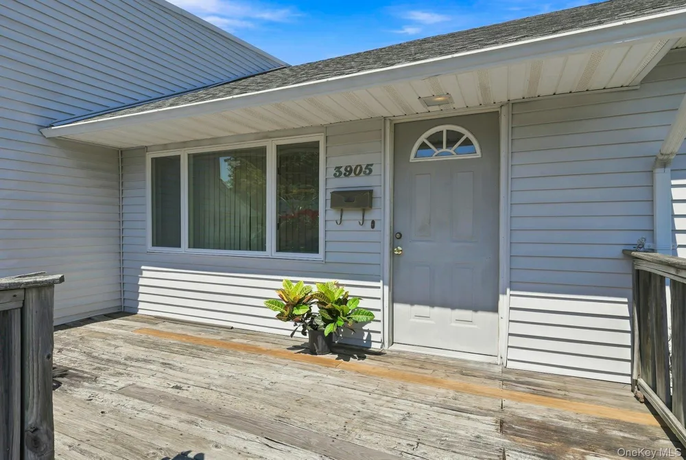 3905 Clove Court Seaford, NY 11783