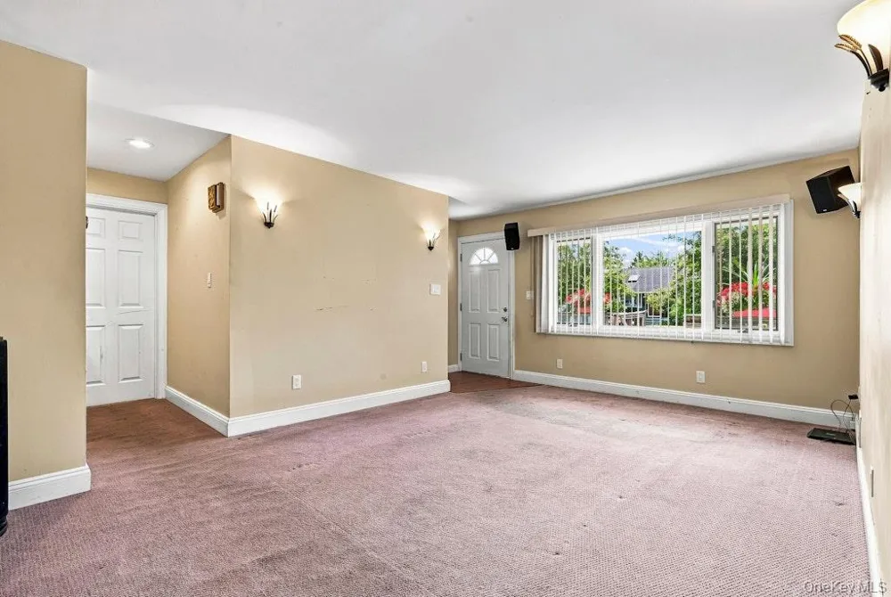 3905 Clove Court Seaford, NY 11783