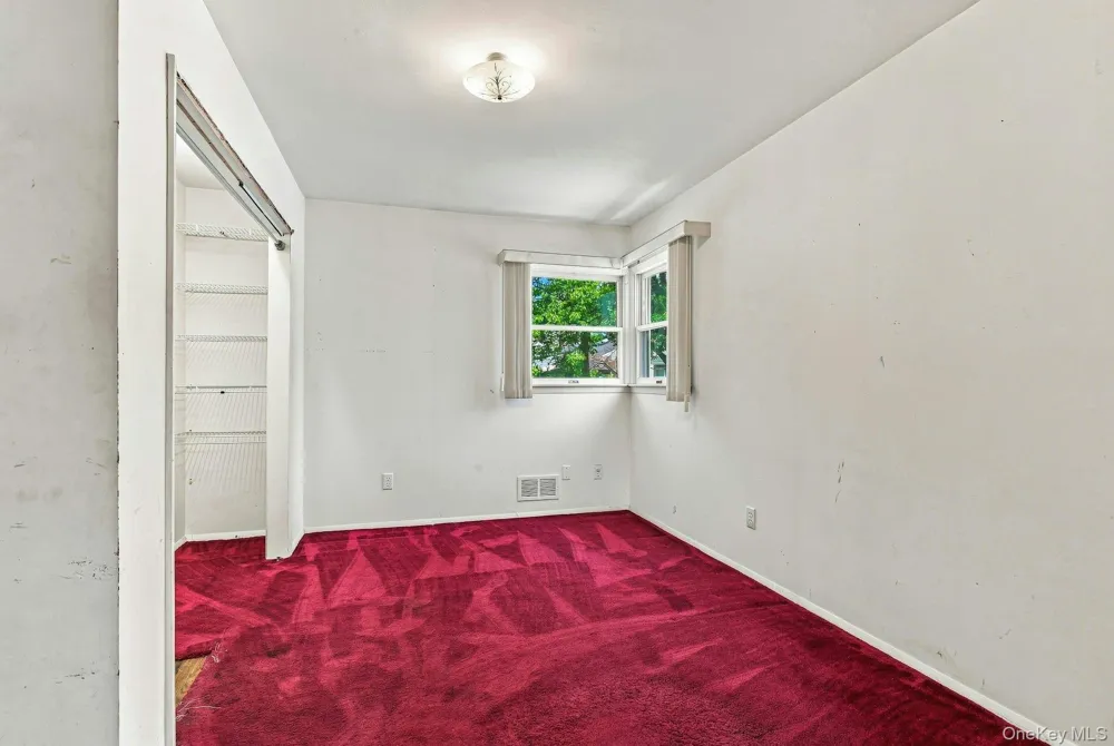 3905 Clove Court Seaford, NY 11783