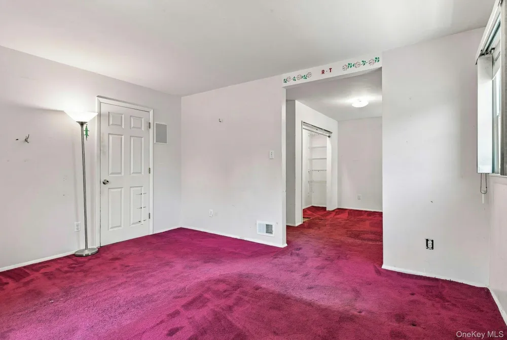 3905 Clove Court Seaford, NY 11783
