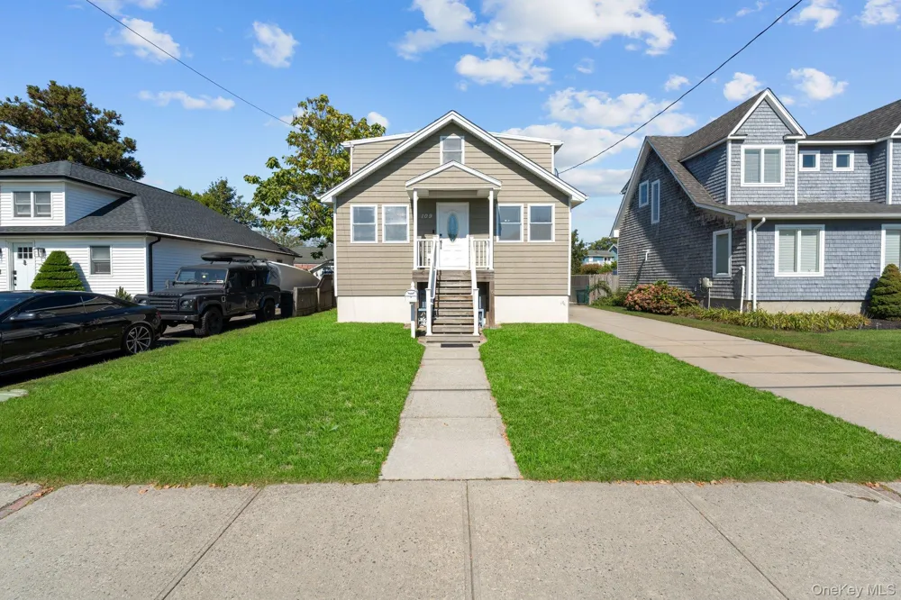 109 Laurel Street Patchogue, NY 11772