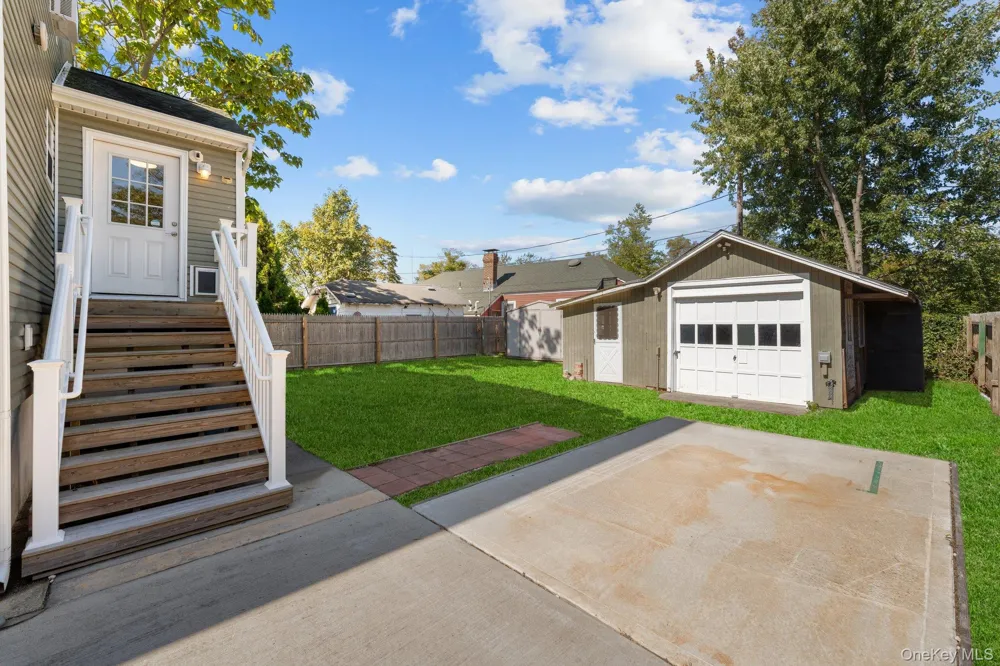 109 Laurel Street Patchogue, NY 11772