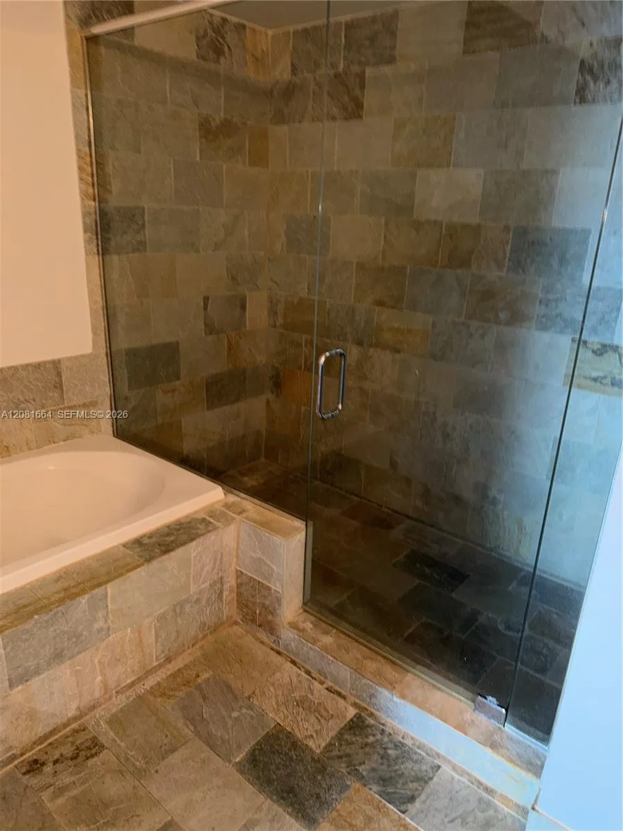 2681 Flamingo Rd #1004S Sunrise, FL 33323