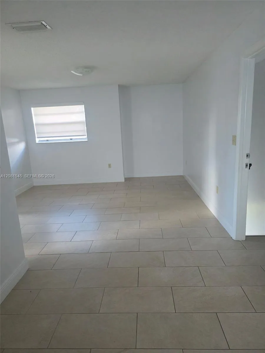 1575 NW 1st St #3 Miami, FL 33125