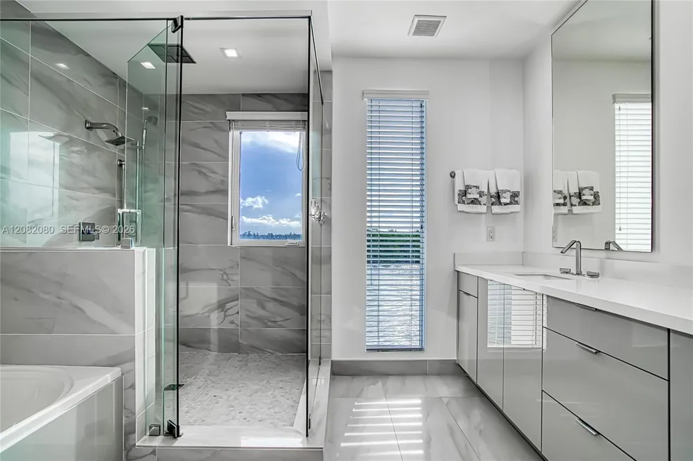 6100 Ocean Dr #2N Hollywood, FL 33019