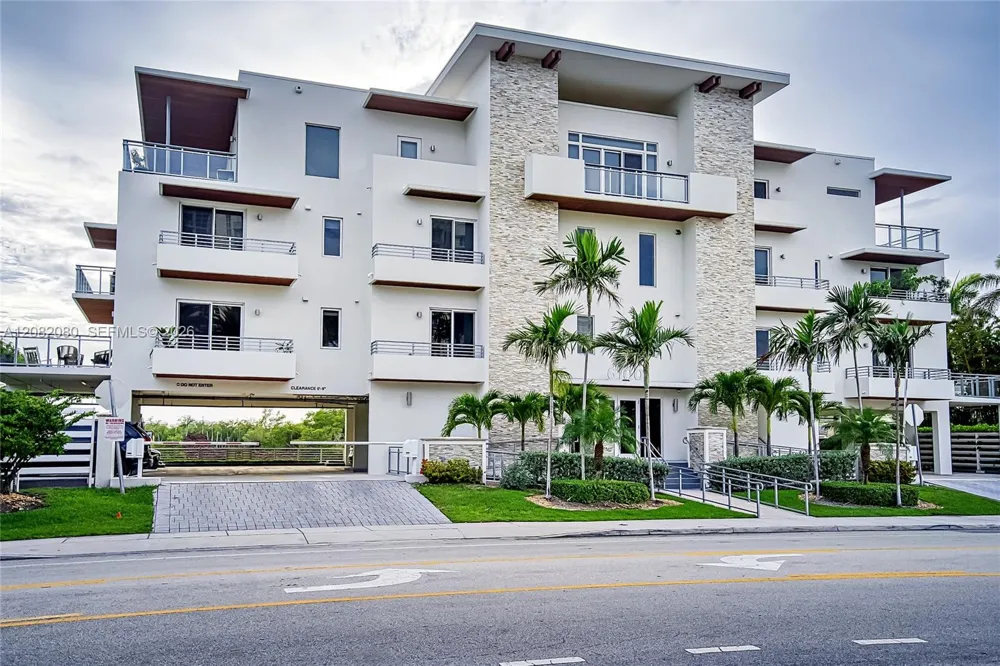 6100 Ocean Dr #2N Hollywood, FL 33019