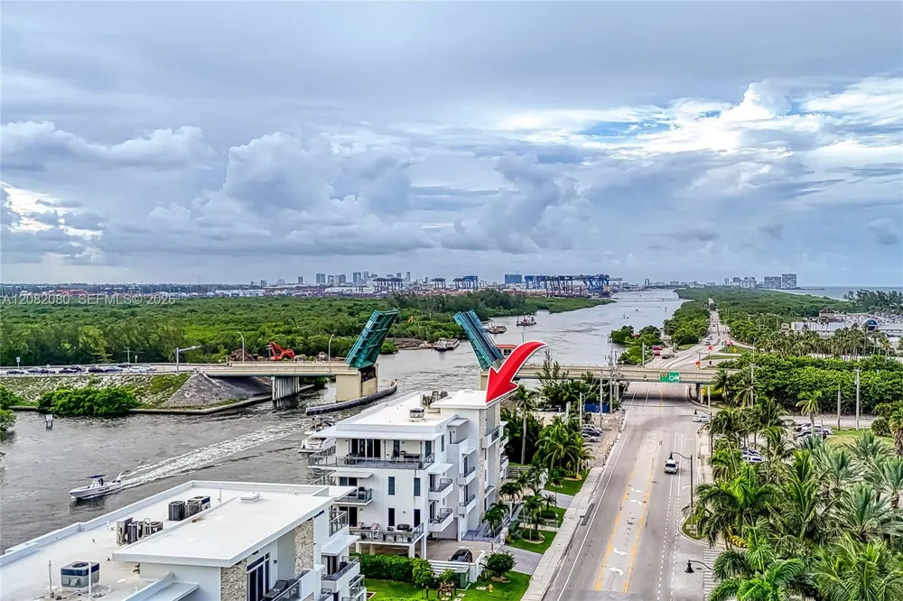 6100 Ocean Dr #2N Hollywood, FL 33019