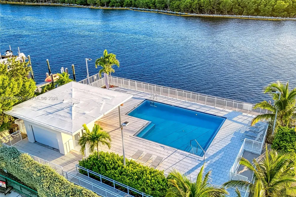 6100 Ocean Dr #2N Hollywood, FL 33019