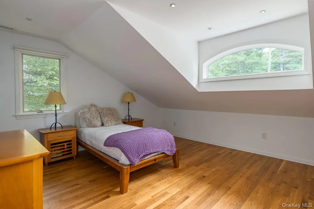 1 Deepwoods Lane Old Greenwich, CT 06870