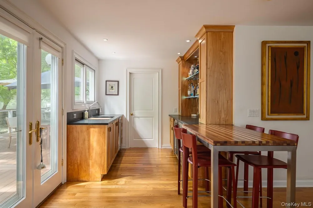 1 Deepwoods Lane Old Greenwich, CT 06870