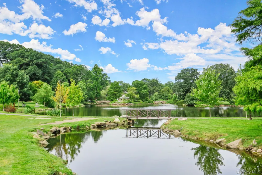 1 Deepwoods Lane Old Greenwich, CT 06870