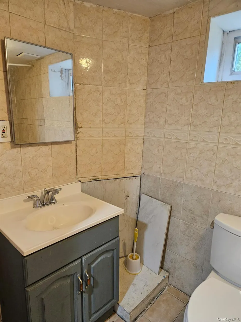 19 W 11 Street Huntington Station, NY 11746