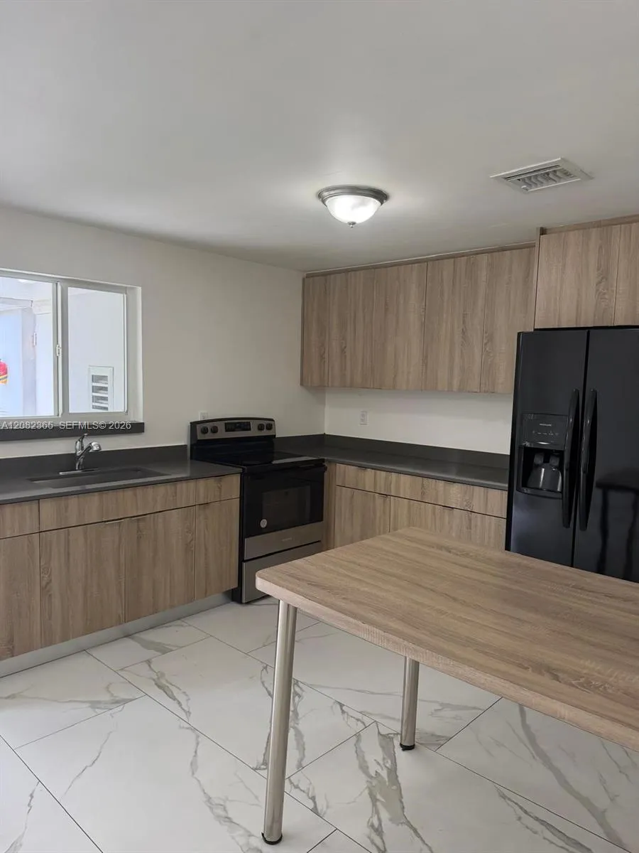 2542 NE 182nd St #2542 North Miami Beach, FL 33160