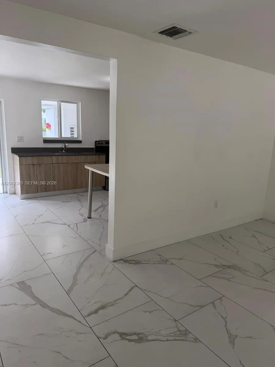 2542 NE 182nd St #2542 North Miami Beach, FL 33160