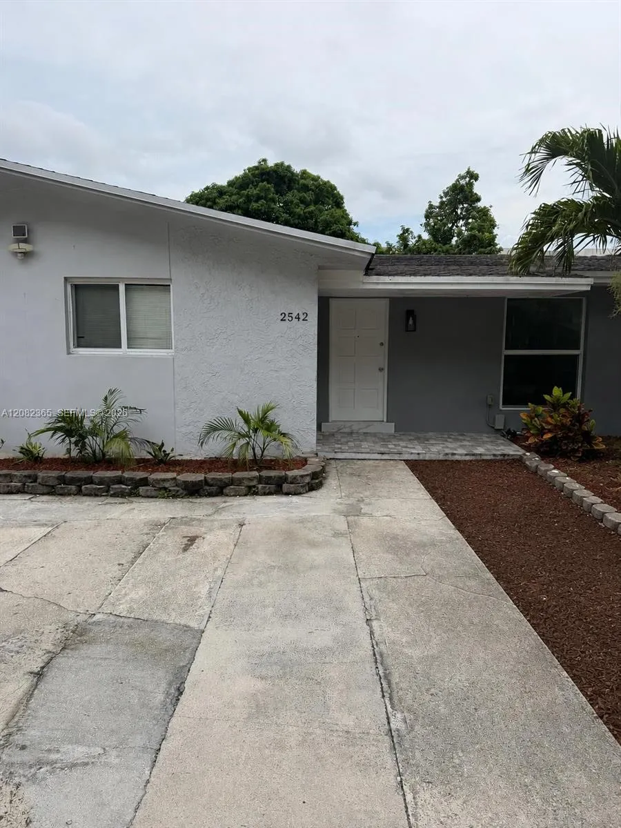 2542 NE 182nd St #2542 North Miami Beach, FL 33160
